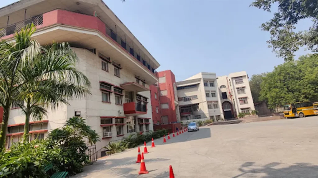 Top 10 Schools in Delhi NCR 15 Springdales School, Dhaula Kuan, Delhi